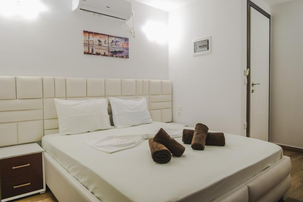 Fori'S Rooms Himare Exterior foto