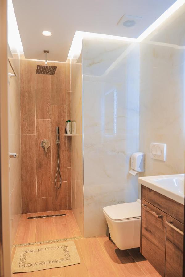 Fori'S Rooms Himare Exterior foto