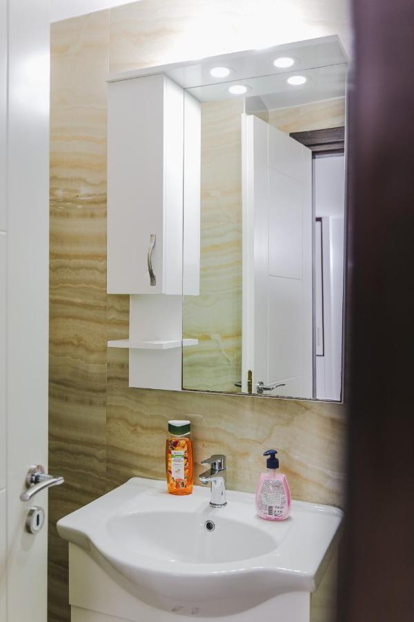 Fori'S Rooms Himare Exterior foto