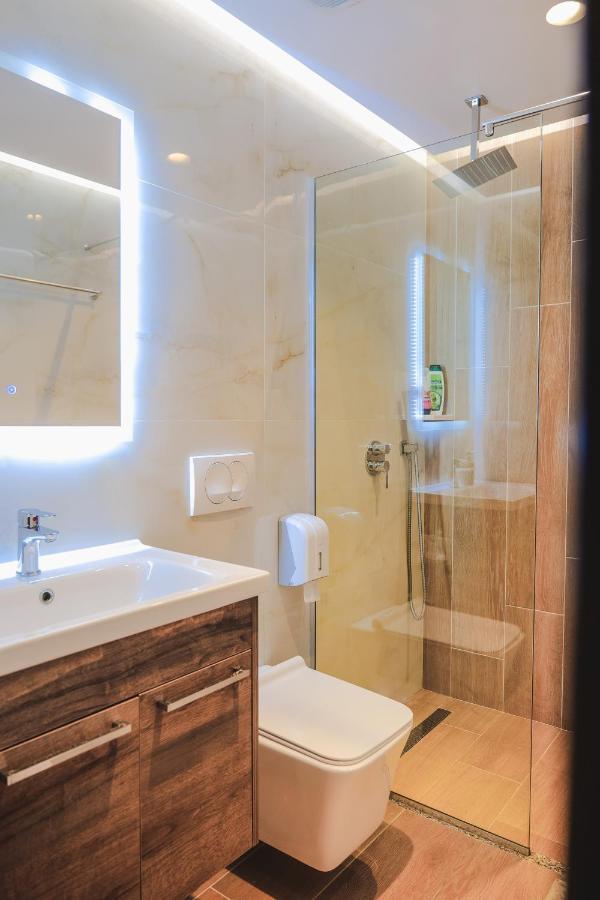 Fori'S Rooms Himare Exterior foto