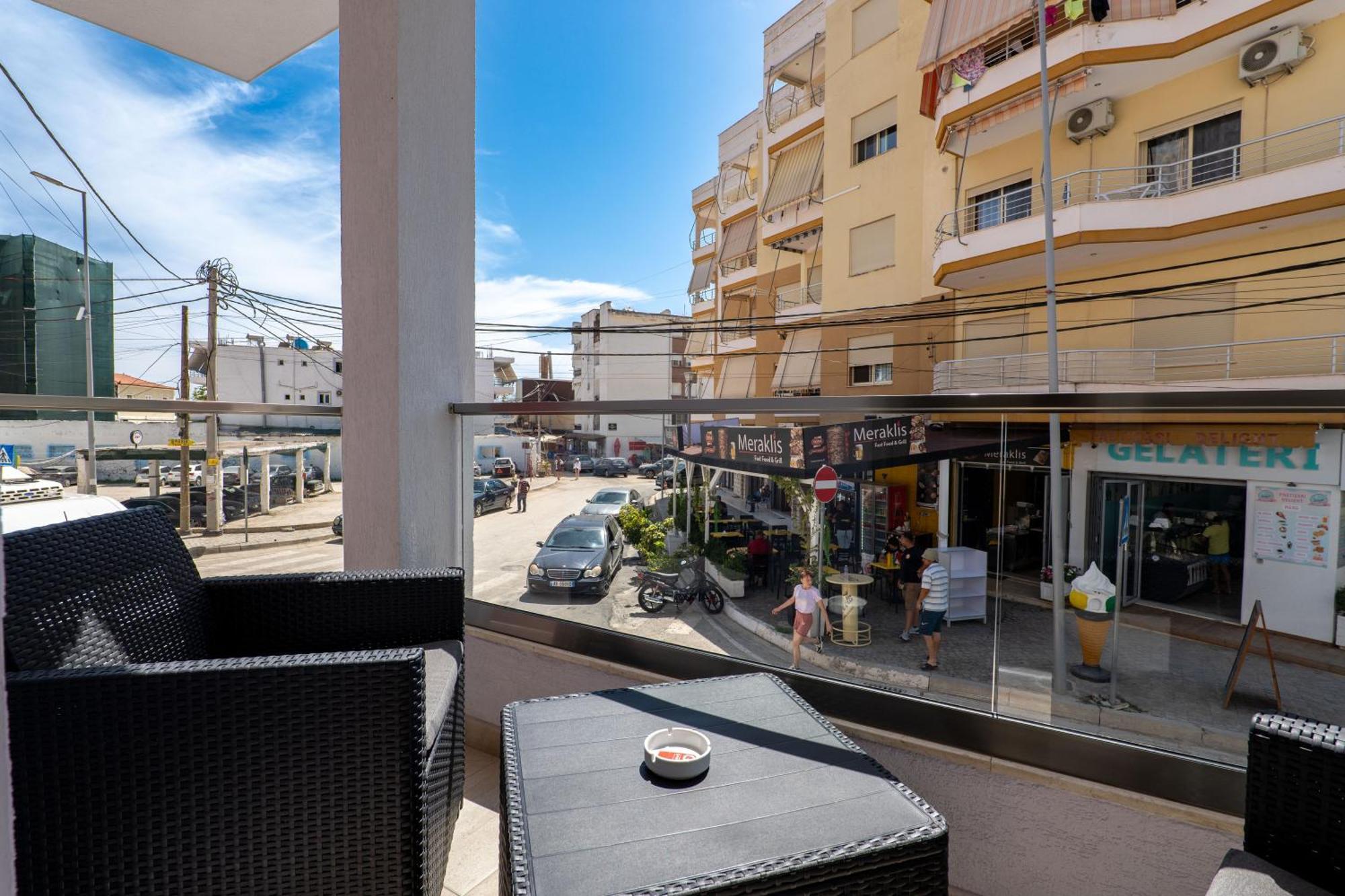 Fori'S Rooms Himare Exterior foto