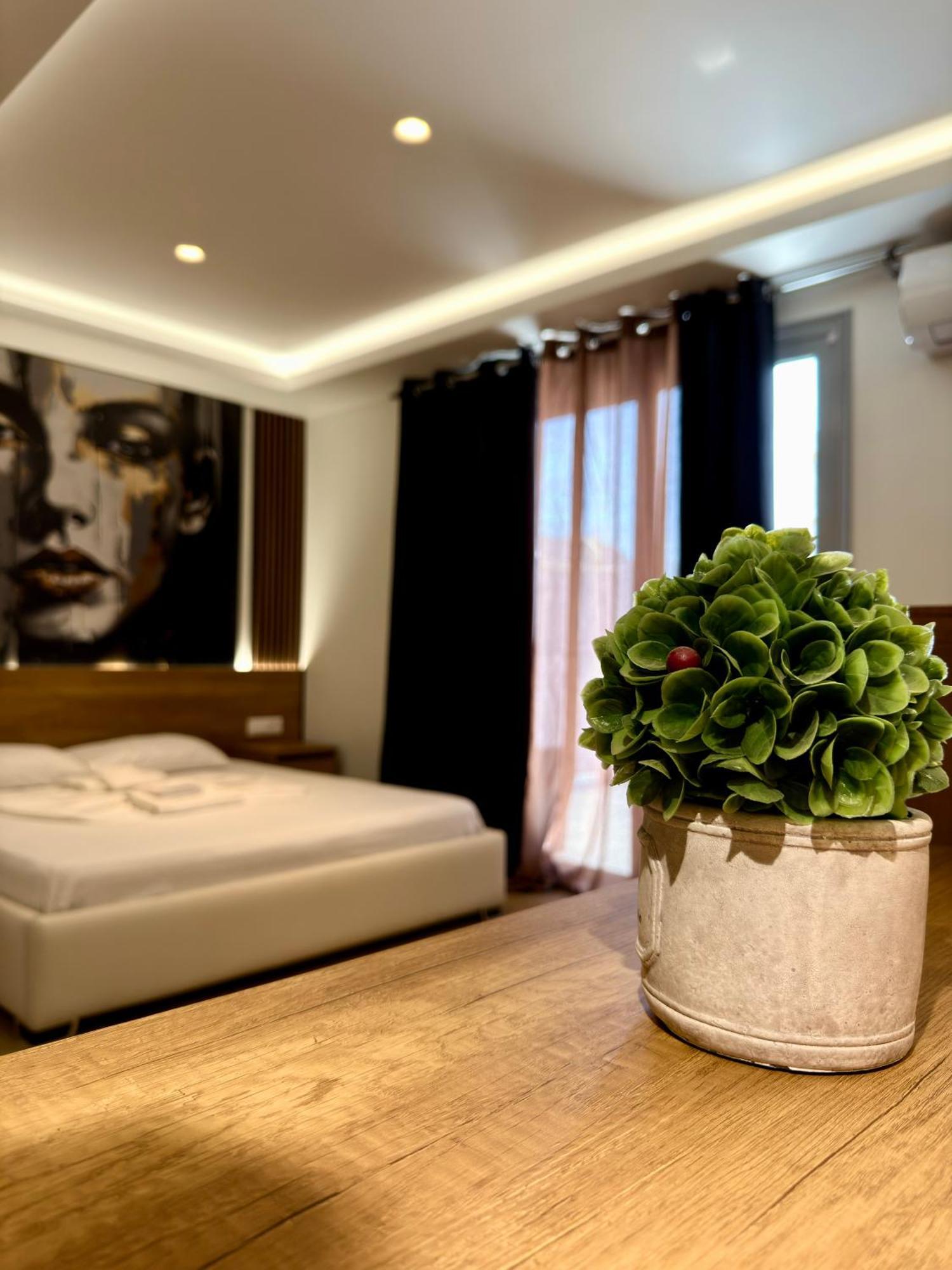 Fori'S Rooms Himare Exterior foto
